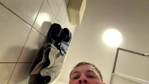 armyskater32 online show from 05/14/26, 08:04