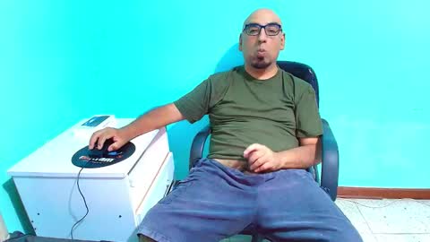 arnelux72 online show from 02/18/26, 05:36