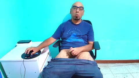 arnelux72 online show from 03/05/26, 05:03