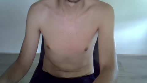Snapshot of arnoanro chatting on 06/23/26, 03:32 arnoanro online show from 06/23/26, 03:32