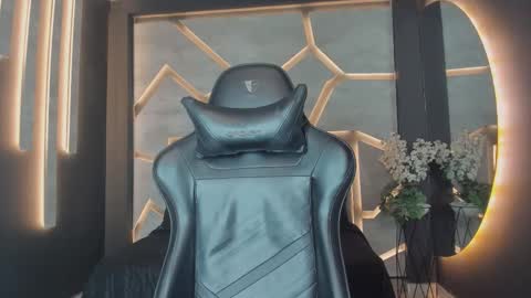 Arohom Lester online show from 11/05/25, 10:48