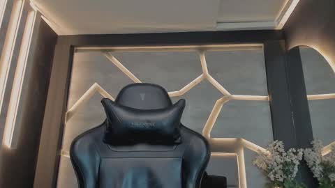 Arohom Lester online show from 11/14/25, 10:58