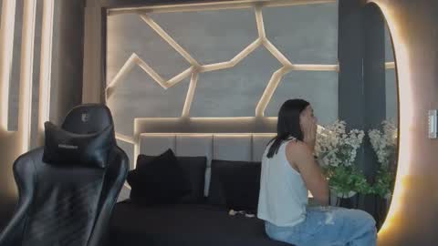 Arohom Lester online show from 11/15/25, 10:45