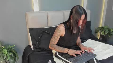 Arohom Lester online show from 12/17/25, 06:58