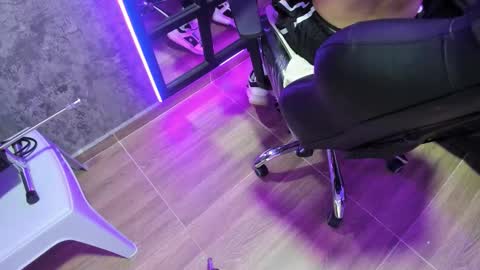 Arohom Lester online show from 01/18/26, 04:55