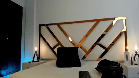 Aron cruz  online show from 03/04/26, 01:17