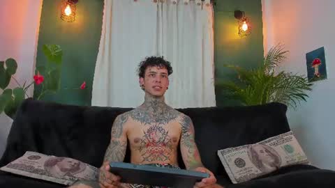 Snapshot of aron_ford chatting on 06/11/26, 02:53 Aron ford online show from 06/11/26, 02:53