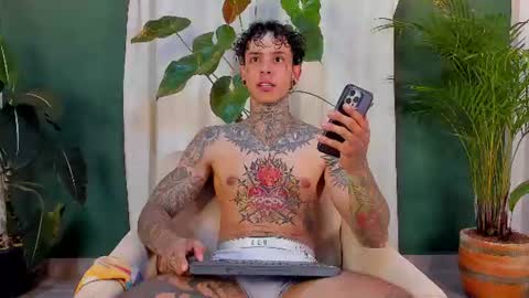 Snapshot of aron_ford chatting on 07/08/26, 12:48 Aron ford online show from 07/08/26, 12:48
