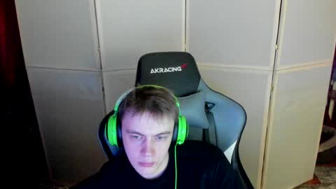 Snapshot of aron_neall chatting on 12/20/24, 06:19 biggest penis online show from 12/20/24, 06:19