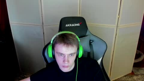 Snapshot of aron_neall chatting on 12/20/24, 09:21 biggest penis online show from 12/20/24, 09:21