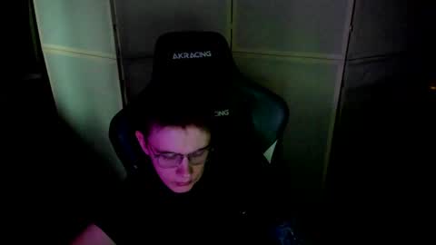 Snapshot of aron_neall chatting on 12/21/24, 10:39 biggest penis online show from 12/21/24, 10:39