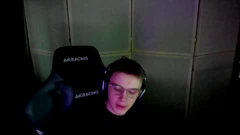 Snapshot of aron_neall chatting on 12/24/24, 10:44 biggest penis online show from 12/24/24, 10:44