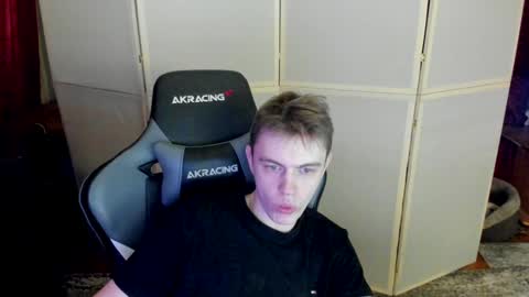 Snapshot of aron_neall chatting on 12/27/24, 06:14 biggest penis online show from 12/27/24, 06:14