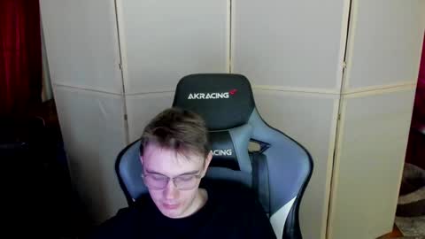 Snapshot of aron_neall chatting on 12/27/24, 09:17 biggest penis online show from 12/27/24, 09:17