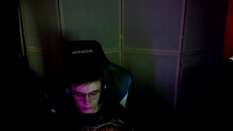 Snapshot of aron_neall chatting on 01/11/25, 10:19 biggest penis online show from 01/11/25, 10:19