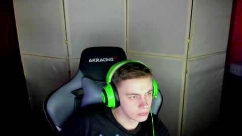 Snapshot of aron_neall chatting on 01/12/25, 08:46 biggest penis online show from 01/12/25, 08:46