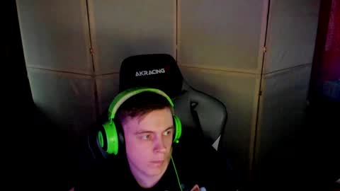 Snapshot of aron_neall chatting on 01/12/25, 11:50 biggest penis online show from 01/12/25, 11:50