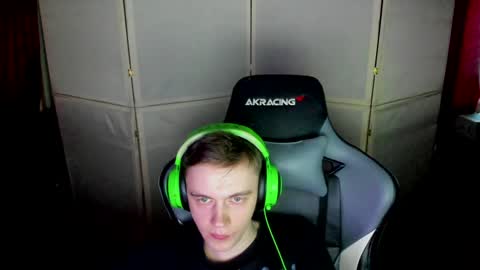 Snapshot of aron_neall chatting on 01/13/25, 12:45 biggest penis online show from 01/13/25, 12:45