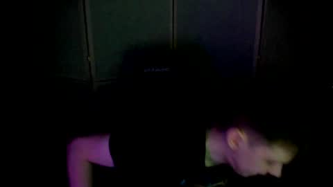 Snapshot of aron_neall chatting on 01/15/25, 06:33 biggest penis online show from 01/15/25, 06:33