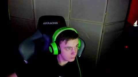 Snapshot of aron_neall chatting on 01/23/25, 10:43 biggest penis online show from 01/23/25, 10:43