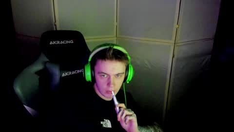 Snapshot of aron_neall chatting on 01/24/25, 02:08 biggest penis online show from 01/24/25, 02:08