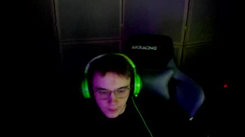 Snapshot of aron_neall chatting on 01/26/25, 05:13 biggest penis online show from 01/26/25, 05:13