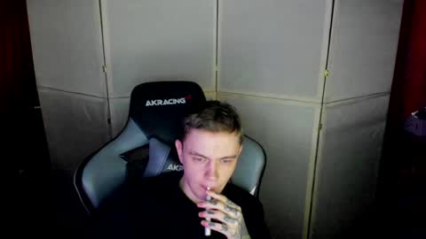 Snapshot of aron_neall chatting on 01/27/25, 07:14 biggest penis online show from 01/27/25, 07:14