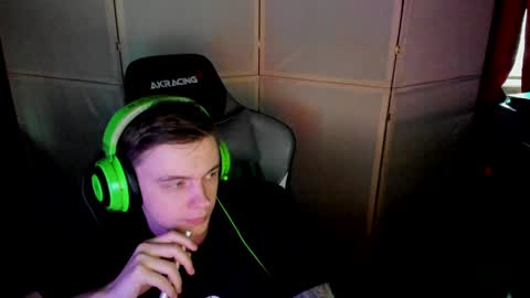 Snapshot of aron_neall chatting on 01/31/25, 09:16 biggest penis online show from 01/31/25, 09:16