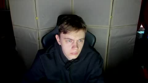 Snapshot of aron_neall chatting on 02/18/25, 06:26 biggest penis online show from 02/18/25, 06:26