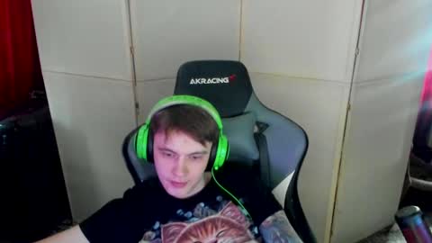 Snapshot of aron_neall chatting on 02/21/25, 07:45 biggest penis online show from 02/21/25, 07:45