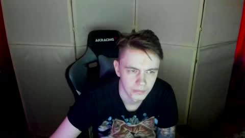 Snapshot of aron_neall chatting on 02/24/25, 05:54 biggest penis online show from 02/24/25, 05:54