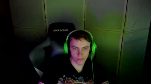 Snapshot of aron_neall chatting on 02/25/25, 03:52 biggest penis online show from 02/25/25, 03:52