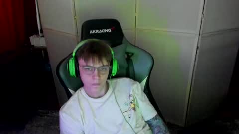 Snapshot of aron_neall chatting on 03/05/25, 11:06 biggest penis online show from 03/05/25, 11:06