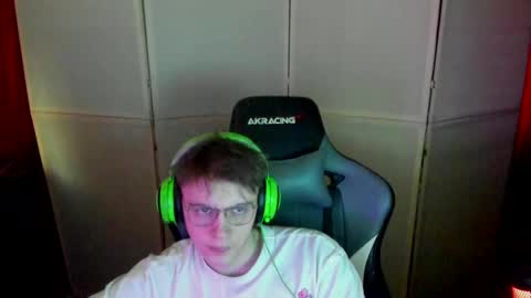 Snapshot of aron_neall chatting on 03/06/25, 09:58 biggest penis online show from 03/06/25, 09:58