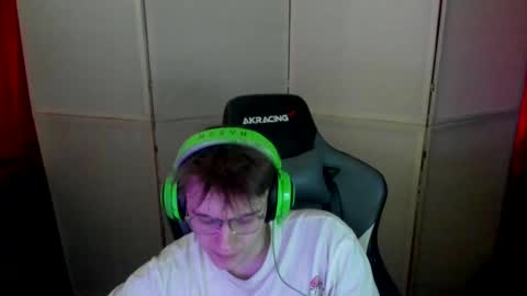 Snapshot of aron_neall chatting on 03/07/25, 06:57 biggest penis online show from 03/07/25, 06:57