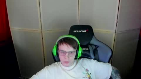 Snapshot of aron_neall chatting on 03/09/25, 01:48 biggest penis online show from 03/09/25, 01:48