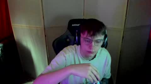 Snapshot of aron_neall chatting on 03/12/25, 10:59 biggest penis online show from 03/12/25, 10:59