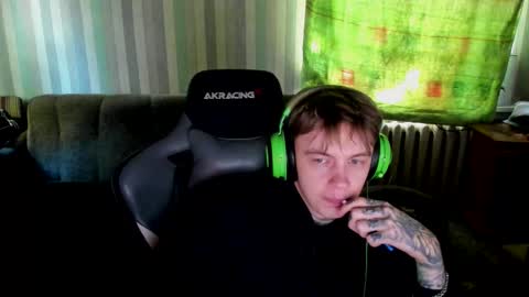 Snapshot of aron_neall chatting on 09/09/25, 08:14 biggest penis online show from 09/09/25, 08:14