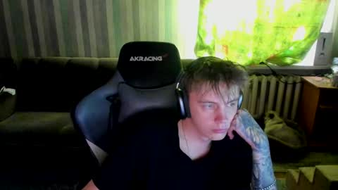 Snapshot of aron_neall chatting on 10/09/25, 06:33 biggest penis online show from 10/09/25, 06:33