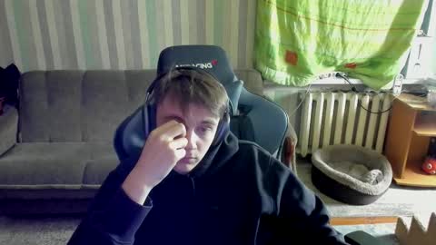 Snapshot of aron_neall chatting on 10/10/25, 04:55 biggest penis online show from 10/10/25, 04:55