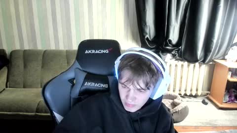 Snapshot of aron_neall chatting on 11/21/25, 07:51 biggest penis online show from 11/21/25, 07:51