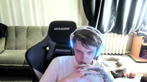 Snapshot of aron_neall chatting on 11/28/25, 07:55 biggest penis online show from 11/28/25, 07:55