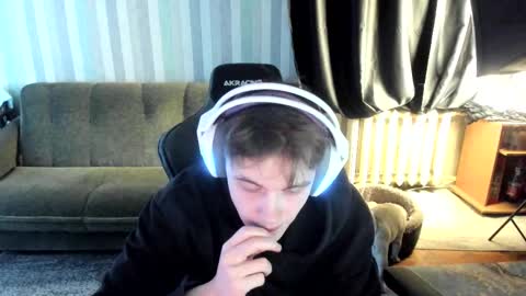 Snapshot of aron_neall chatting on 01/12/26, 07:02 biggest penis online show from 01/12/26, 07:02