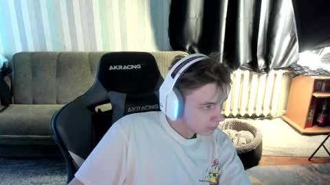 Snapshot of aron_neall chatting on 01/13/26, 08:30 biggest penis online show from 01/13/26, 08:30