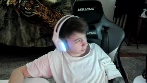 Snapshot of aron_neall chatting on 03/04/26, 08:42 biggest penis online show from 03/04/26, 08:42