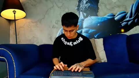 Snapshot of aron_pulse chatting on 02/09/26, 01:15 aron_pulse online show from 02/09/26, 01:15