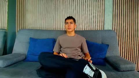 Snapshot of aron_pulse chatting on 02/12/26, 01:39 aron_pulse online show from 02/12/26, 01:39