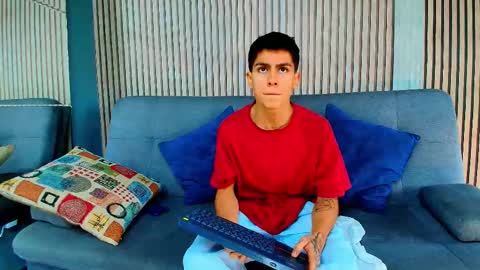 Snapshot of aron_pulse chatting on 02/26/26, 01:32 aron_pulse online show from 02/26/26, 01:32