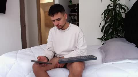 Aron Santoro online show from 04/29/26, 02:32