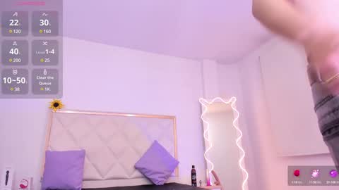 Snapshot of aron_tay chatting on 12/23/24, 03:29  your aron  online show from 12/23/24, 03:29